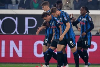 forteaza mutarea la inter jucatorul dorit de cristi chivu si a sters toate pozele in tricoul echipei sale 688dadce75067