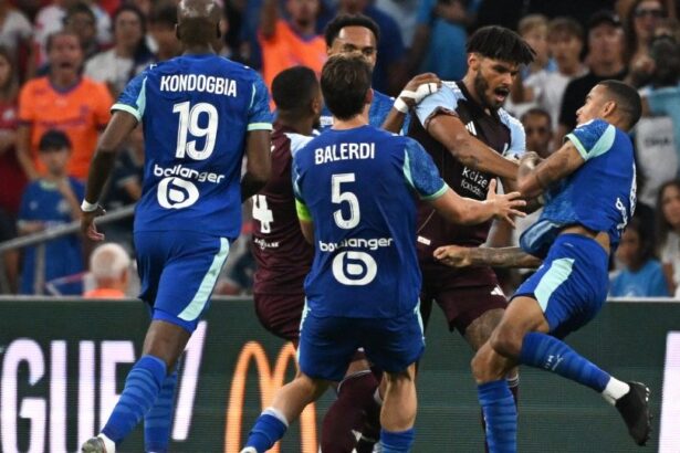 foto mason greenwood umilit intr un amical un international englez l a luat la rost si i a sfasiat tricoul 689855d72100e