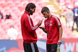 galerie foto carragher critica ungurii ii ridica in slavi ce au scris despre szobsozlai si kerkez in ciuda esecului din supercupa 6899ed06e31a2