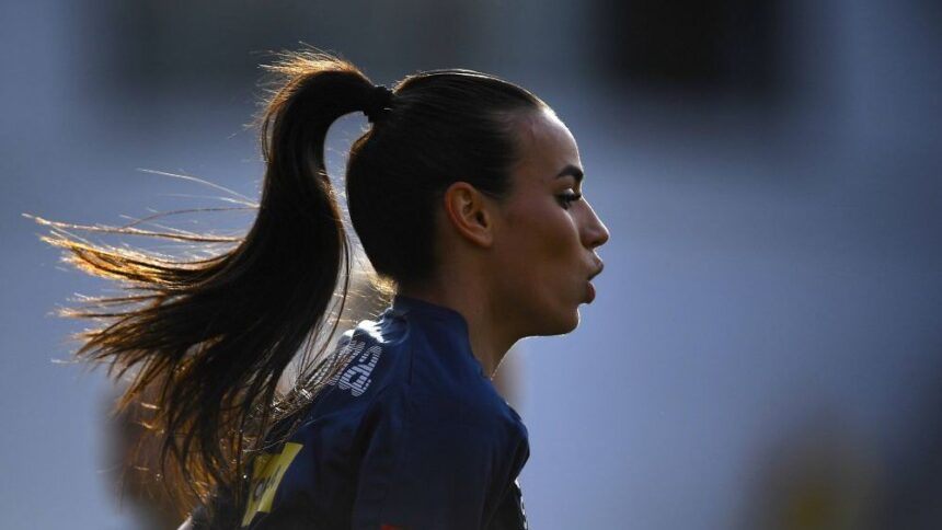 galerie foto teo meluta a explicat de ce a ales sa semneze cu besiktas sunt foarte nerabdatoare sa incep 689a41e2c1d38