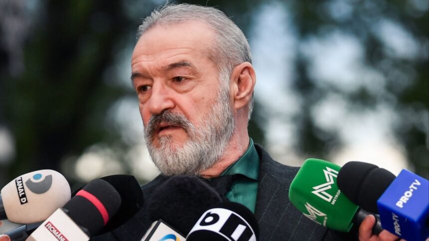 gigi becali nu s a abtinut dupa ce l a vazut pe octavian popescu cu drita 6895dc7cd2aeb