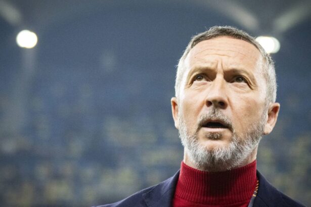 jucatorul de la fcsb care l a enervat pe mihai stoica este intolerabil si sunt foarte suparat 68925a060048f