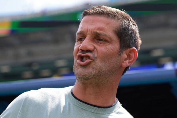 meci interzis cardiacilor pentru chivu ramasa in 10 oameni si condusa cu 1 0 in minutul 60 inter a marcat gol dupa gol 6896697945206