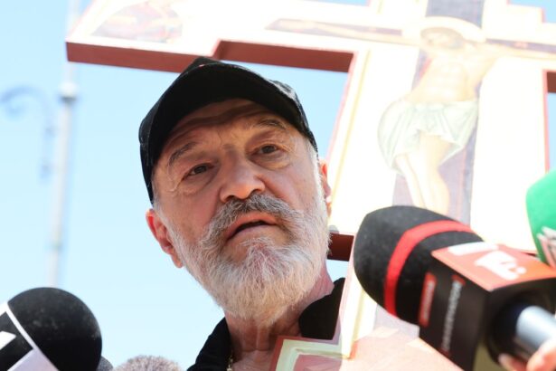 oficial gata fcsb si a luat portar este fiul unui fost fotbalist decorat de traian basescu 68989bfeb043c