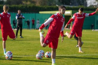 oficial plecare de la dinamo fotbalistul a fost prezentat la noua echipa 68971fdf27b47