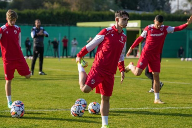 oficial plecare de la dinamo fotbalistul a fost prezentat la noua echipa 68971fdf27b47