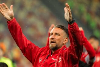 oficial razvan patriche a semnat mult succes 68932bf7aaed1